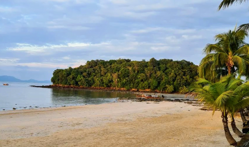 klong muang beach